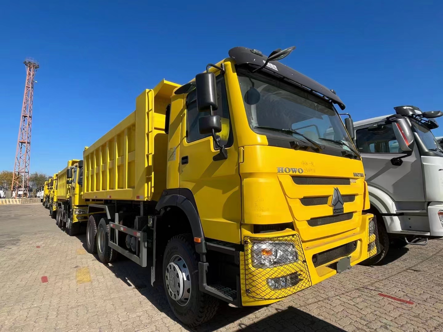 Сампольный грузовик Hhowo 6x4