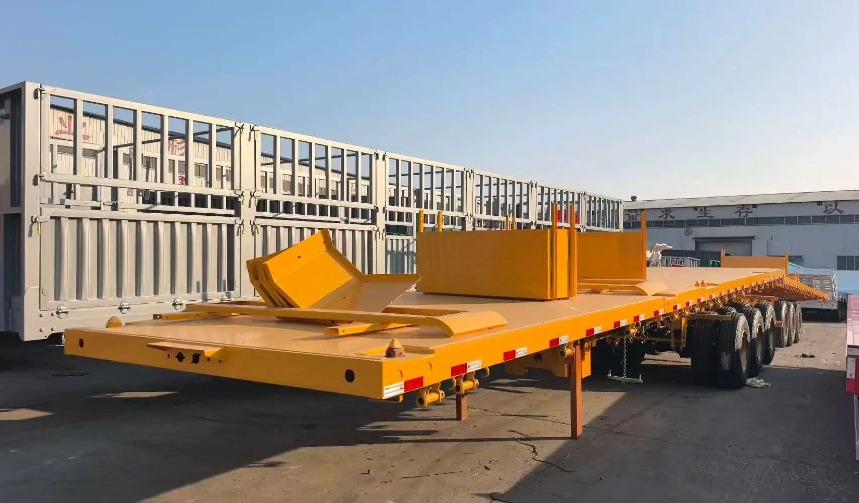 Используемый 3-х осный полуприцеп Lowbed для плана доставки судна Roro